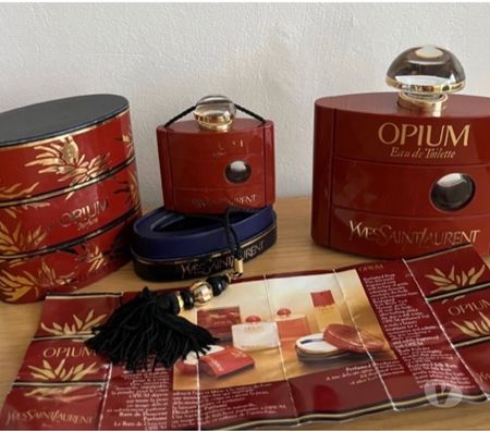 Collection Seine-et-Marne Meaux - 77100 - Photos Vivastreet Flacons vides parfum YSL « Opium »