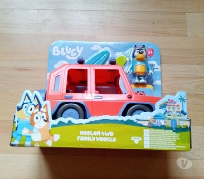 Jeux jouets occasion Ardoix Ardèche - Photos Vivastreet Bluey - Véhicule familial et figurine 8 cm (Neuf)