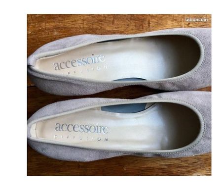 Chaussures Val-de-Marne Villejuif - 94800 - Photos Vivastreet Ballerines compensées en Nubuck Érable -Accessoire Diffusion