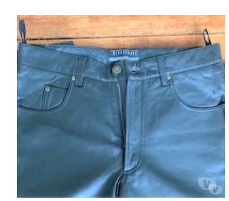 Vêtements occasion Val-de-Marne Villejuif - 94800 - Photos Vivastreet Pantalon style jean en peau de mouton (C&A).