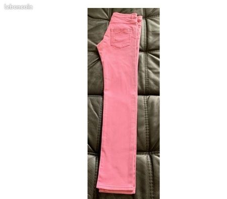 Vêtements occasion Val-de-Marne Villejuif - 94800 - Photos Vivastreet Jean pour fille de 14ans (Skinny).