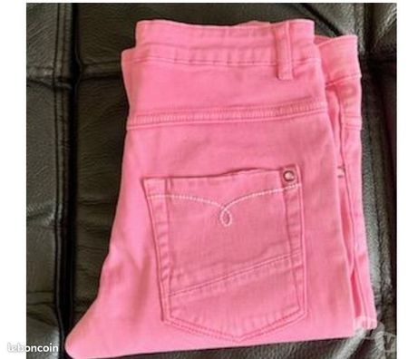 Vêtements occasion Val-de-Marne Villejuif - 94800 - Photos Vivastreet Jean pour fille de 14ans (Skinny).