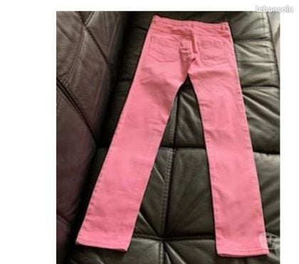 Vêtements occasion Villejuif Val-de-Marne - Photos Vivastreet Jean pour fille de 14ans (Skinny).