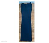 Pantalon Bleu Marine classe de chez Zara.