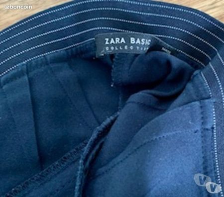 Vêtements occasion Val-de-Marne Villejuif - 94800 - Photos Vivastreet Pantalon Bleu Marine classe de chez Zara.