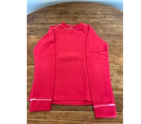 Vêtements occasion Val-de-Marne Villejuif - 94800 - Photos Vivastreet 2 pulls polaire pour fille de 9ans Quechua de chez Décathlon
