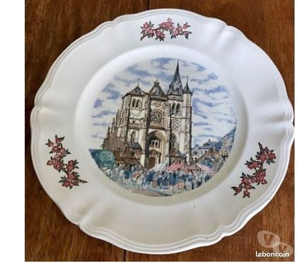 Collections Villejuif Val-de-Marne - Photos Vivastreet Grand plat en faïence- Cathédrale 