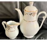 Cafetière+ pot de lait en porcelaine ancienne de 