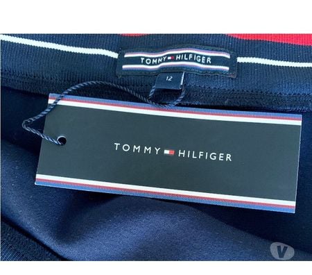 Vêtements occasion Val-de-Marne Villejuif - 94800 - Photos Vivastreet Jupe évasée moulante de chez Tommy Hilfiger.
