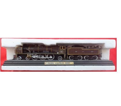 Collections Castries Hérault - Photos Vivastreet Maquette locomotive de train PACIFIC CHAPELON NORD + wagon