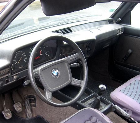 Pièces et services auto Paris Paris 14ème ardt - 75014 - Photos Vivastreet Volant pour BMW E21 d'origine