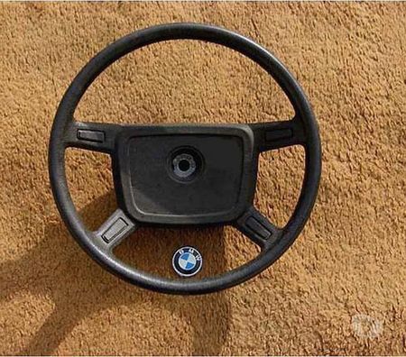 Pièces et services auto Paris Paris 14ème ardt - 75014 - Photos Vivastreet Volant pour BMW E21 d'origine