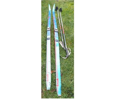 Matériel de sport Isère St Clair de la Tour - 38110 - Photos Vivastreet Skis de fond Trak + bâtons
