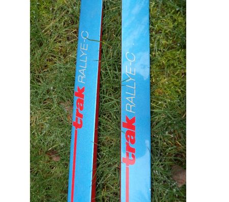 Matériel de sport Isère St Clair de la Tour - 38110 - Photos Vivastreet Skis de fond Trak + bâtons
