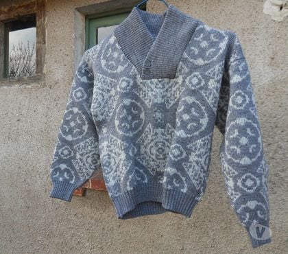 Vêtements occasion Juvisy sur Orge Essonne - Photos Vivastreet pull enfant mixte