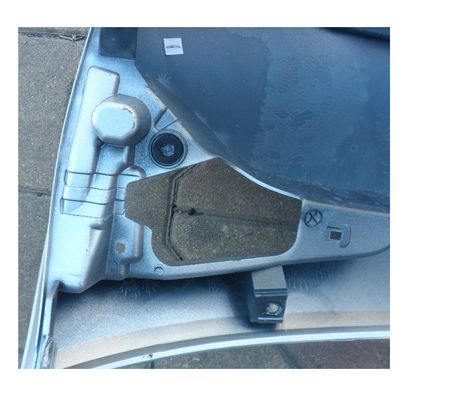 Pièces et services auto Hérault Castries - 34160 - Photos Vivastreet Hayon arrière nu – (Porte de coffre) pour Renault Scénic IV 