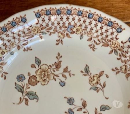 Ameublement & art de la table Val-de-Marne Villejuif - 94800 - Photos Vivastreet 6 assiettes creuses joliment Fleuries Anglaises.