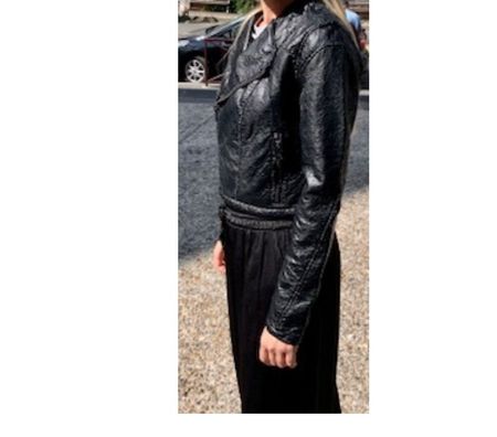 Vêtements occasion Val-de-Marne Villejuif - 94800 - Photos Vivastreet Blouson effet Cuir de chez Mexx pour Femme (taille 38)