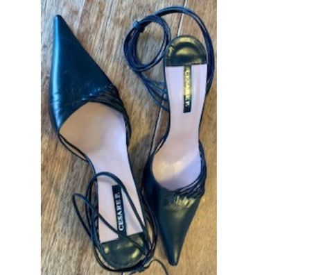Chaussures Val-de-Marne Villejuif - 94800 - Photos Vivastreet Escarpins de Cesare Paciotti en cuir T 37 demi