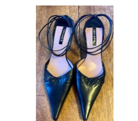 Chaussures Val-de-Marne Villejuif - 94800 - Photos Vivastreet Escarpins de Cesare Paciotti en cuir T 37 demi