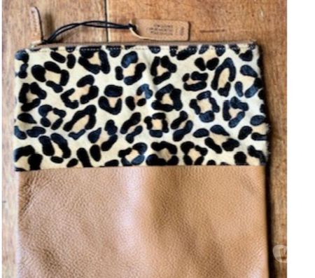 Accessoires - Bagagerie Val-de-Marne Villejuif - 94800 - Photos Vivastreet Pochette modèle léopard foldover pour femme. Vintage.