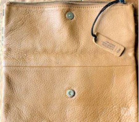 Accessoires - Bagagerie Val-de-Marne Villejuif - 94800 - Photos Vivastreet Pochette modèle léopard foldover pour femme. Vintage.