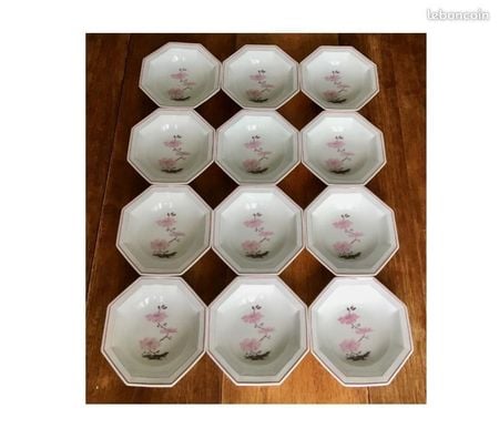 Ameublement & art de la table Val-de-Marne Villejuif - 94800 - Photos Vivastreet Bol en forme d’octogone décor de SIMONE COQUET.