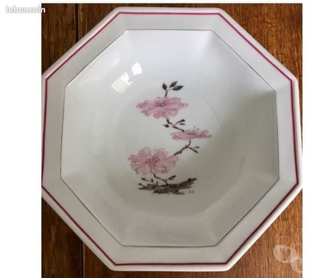 Ameublement & art de la table Val-de-Marne Villejuif - 94800 - Photos Vivastreet Bol en forme d’octogone décor de SIMONE COQUET.