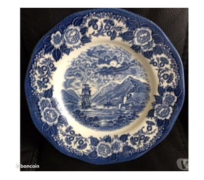 Collections Villejuif Val-de-Marne - Photos Vivastreet Assiette Plate de collection Anglaise ( WARWICK ROYAL)