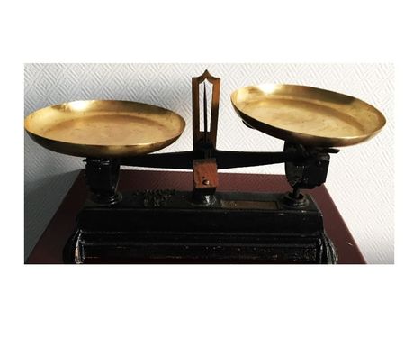 Collection Val-de-Marne Villejuif - 94800 - Photos Vivastreet Balance de cuisine début 20ème siècle.