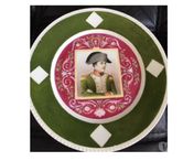 Belle assiette de Limoge (NAPOLÉON) peinte à la main.