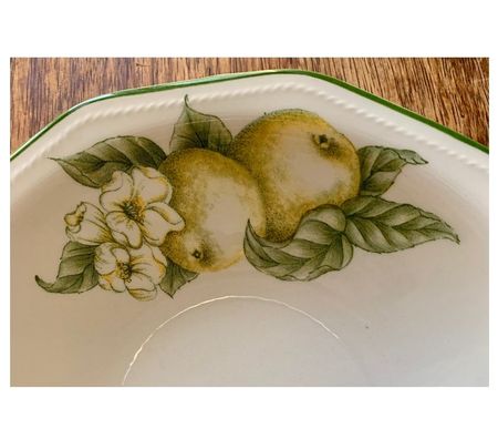 Ameublement & art de la table Val-de-Marne Villejuif - 94800 - Photos Vivastreet Assiette Creuse CHURCHILL décors "Fruits et baies. Vintage"