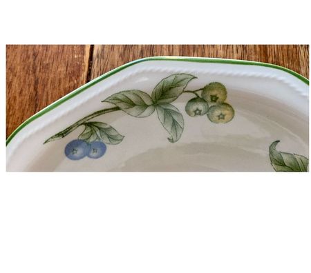 Ameublement & art de la table Val-de-Marne Villejuif - 94800 - Photos Vivastreet Assiette Creuse CHURCHILL décors "Fruits et baies. Vintage"