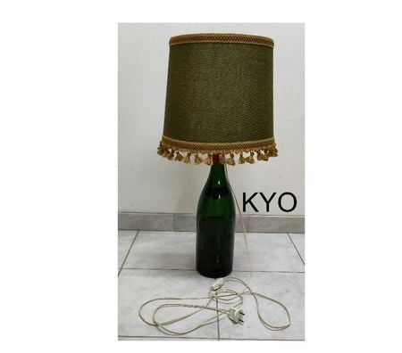 Décoration - art Jura Foncine le Haut - 39460 - Photos Vivastreet Grande Lampe-bouteille de vin - Cairanne Côtes-du-Rhône