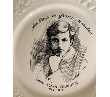 Collection Val-de-Marne Villejuif - 94800 - Photos Vivastreet Assiette en porcelaine (Henri Alain-Fournier 1886-1914)