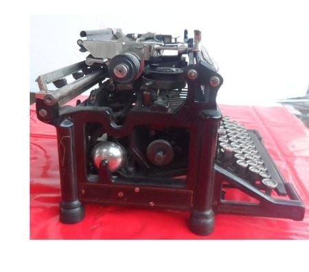 Collection Hérault Castries - 34160 - Photos Vivastreet MACHINE A ÉCRIRE UNDERWOOD N°5 EN TRÈS BON ÉTAT