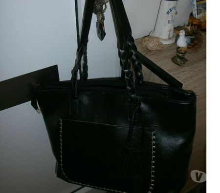 Accessoires - Bagagerie Landes Sorde l'Abbaye - 40300 - Photos Vivastreet JOLI SAC FEMME NOIR EN TTBE 