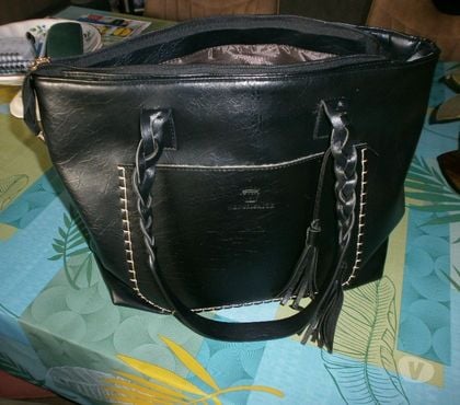 Accessoires - Bagagerie Sorde l'Abbaye Landes - Photos Vivastreet JOLI SAC FEMME NOIR EN TTBE