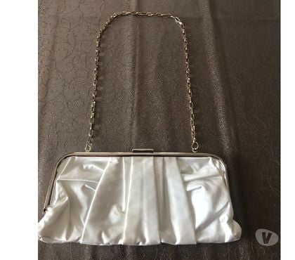 Accessoires & Bagagerie Roiffieux Ardèche - Photos Vivastreet (157)-1 Pochette blanche avec chainette, marque 1-2-3