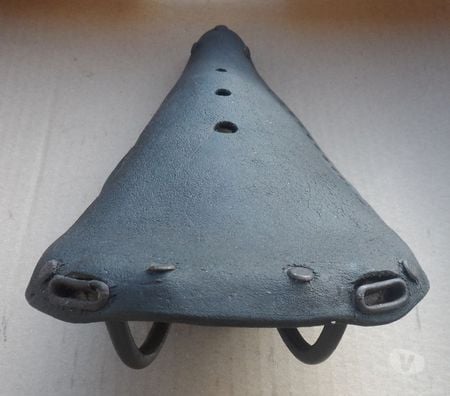 Matériel de sport Hérault Castries - 34160 - Photos Vivastreet Selle de vélo ancien vintage tout cuir vendue en l’état 