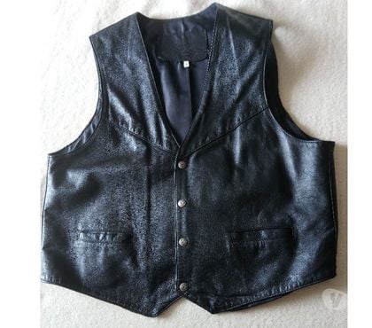 Vêtements occasion La Courneuve Seine-Saint-Denis - Photos Vivastreet Gilet en cuir