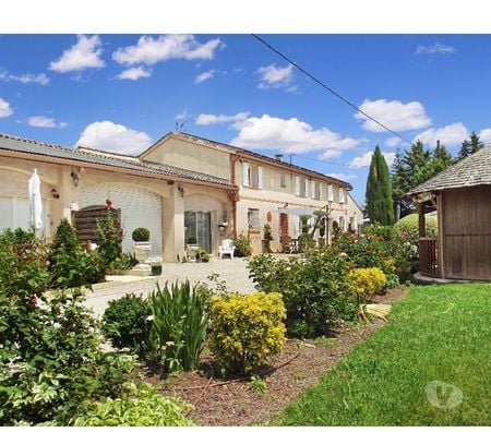 Vente Maison Haute-Garonne Lherm - 31600 - Photos Vivastreet Maison 17 pièces piscine près de Toulouse à Lherm