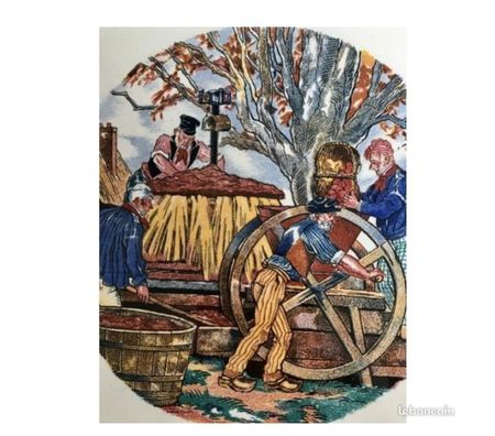 Ameublement & art de la table Val-de-Marne Villejuif - 94800 - Photos Vivastreet Plat avec oreilles à tarte « Ma Normandie »