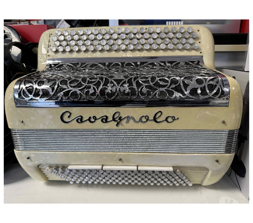 Instruments de musique Bas-Rhin Mommenheim - 67670 - Photos Vivastreet CAVAGNOLO Accordéon 3 voix-5 registres-120basses