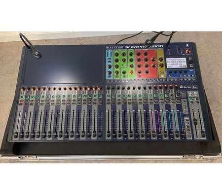 Instruments de musique Bas-Rhin Mommenheim - 67670 - Photos Vivastreet Soundcraft si expression 3 -32v+flight+option carte