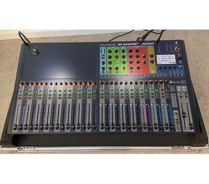 Instruments de musique Mommenheim Bas-Rhin - Photos Vivastreet Soundcraft si expression 3 -32v+flight+option carte