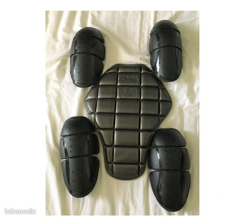 Pièces et services moto Val-de-Marne Villejuif - 94800 - Photos Vivastreet Ensemble de Protections pour blouson de moto et scooter 