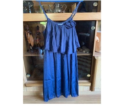 Vêtements occasion Roiffieux Ardèche - Photos Vivastreet (195)-1 robe à bretelles, couleur Bleu Marine, taille 46