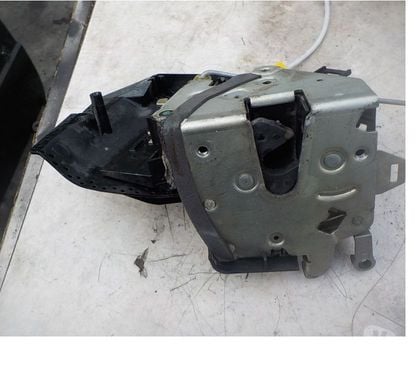 Pièces détachées auto Perpignan Perpignan - Photos Vivastreet gache de porte avant gauche bmw e39