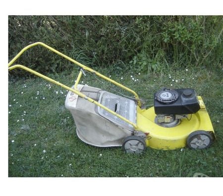  Côte-d'Or Chevigny St Sauveur - 21800 - Photos Vivastreet tondeuse bernard tractée révisée coupe 55cm +pièces occasion